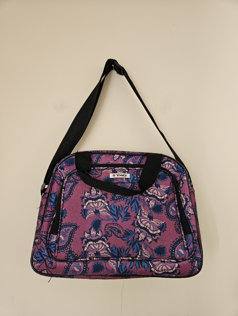 Tag Women's Paisley Print Small Travel Bag
